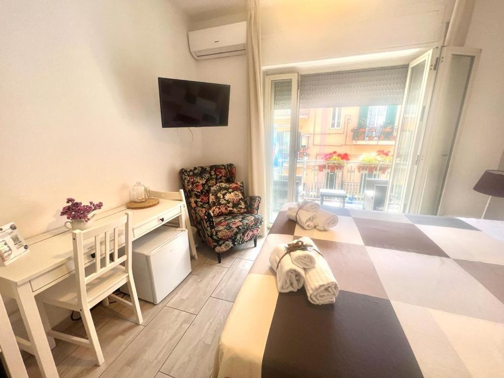 A Casa Dei Bruno B&B Поцуоли Екстериор снимка